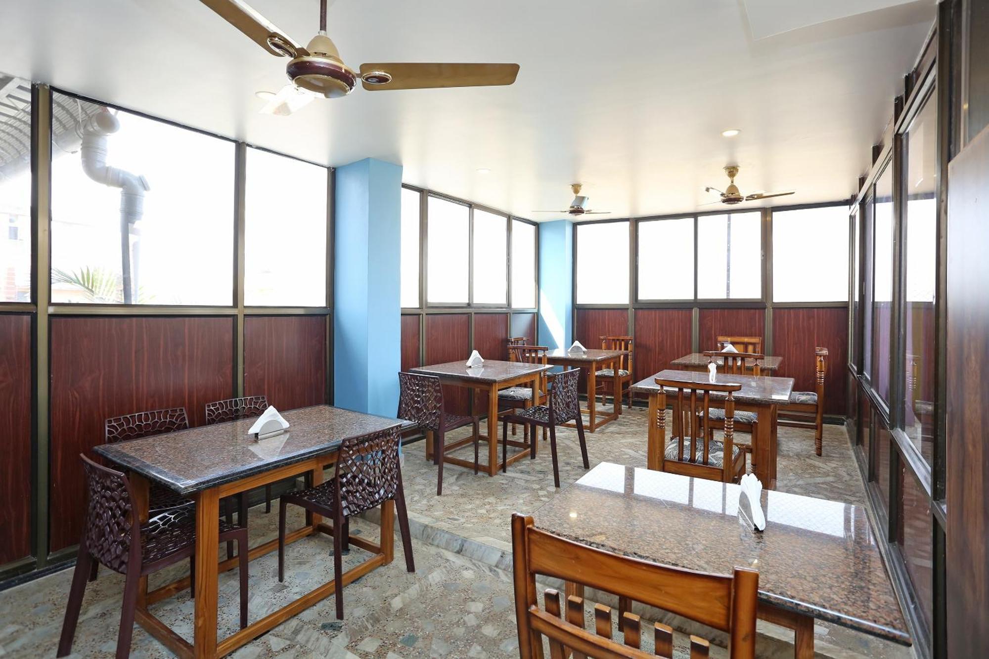 Super Hotel O Cherry City Cottage Dispur Bagian luar foto